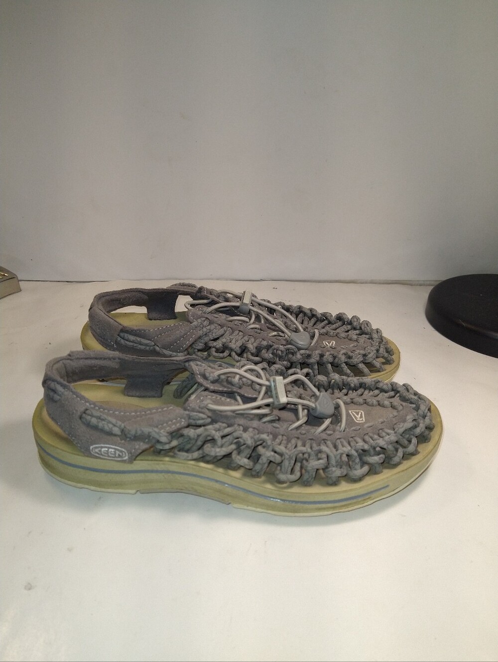 Keen Uneek Bungee Cord Strappy Hiking Sandals Women's sz 7.5 (1016898).